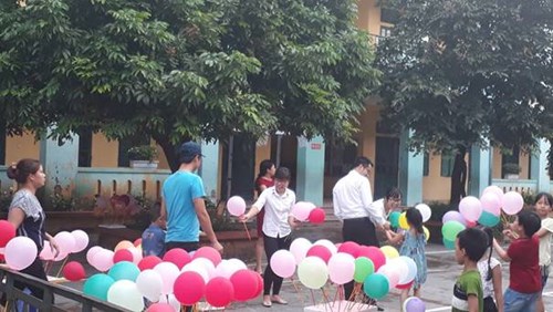 Trường Tiểu học Đức Giang long trọng tổ chức lễ đón  học sinh lớp Một Năm học 2017 - 2018